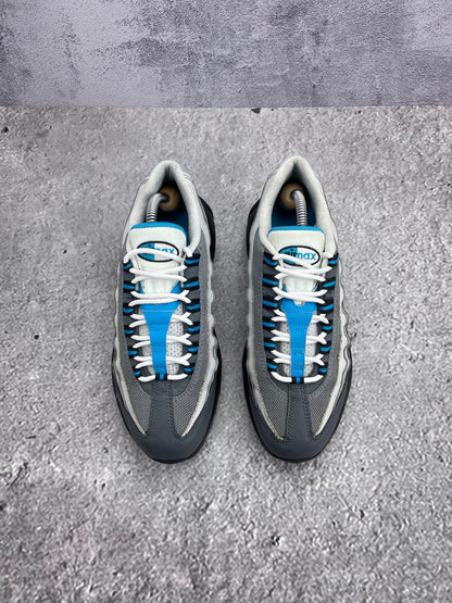 Nike Air Max 95 Recraft Grey Laser Blue — buty sportowe męskie w bardzo dobrym stanie rozmiar 40, widok z góry