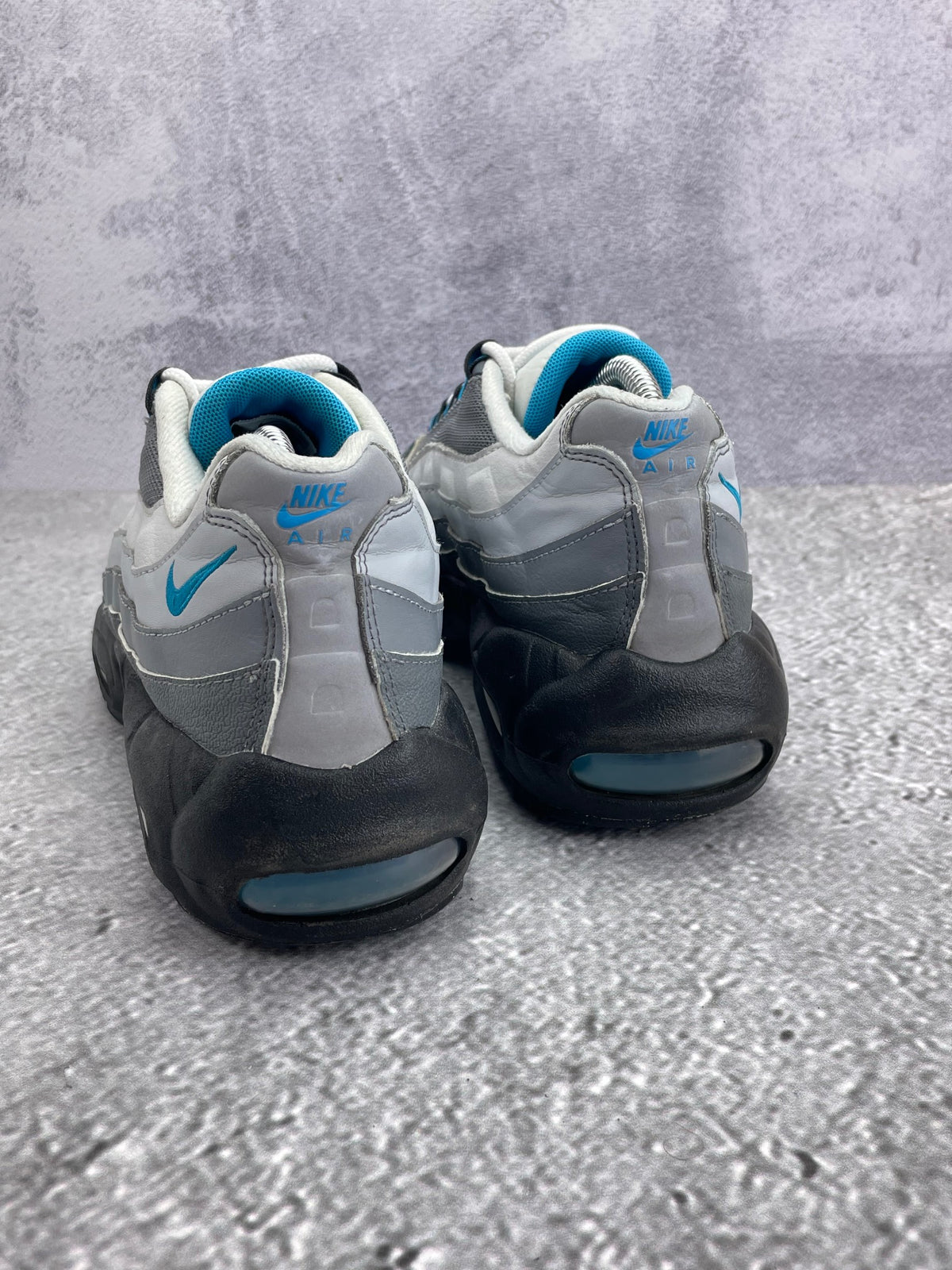 Nike Air Max 95 Recraft Grey Laser Blue — buty sportowe męskie w bardzo dobrym stanie rozmiar 40, widok z tyłu