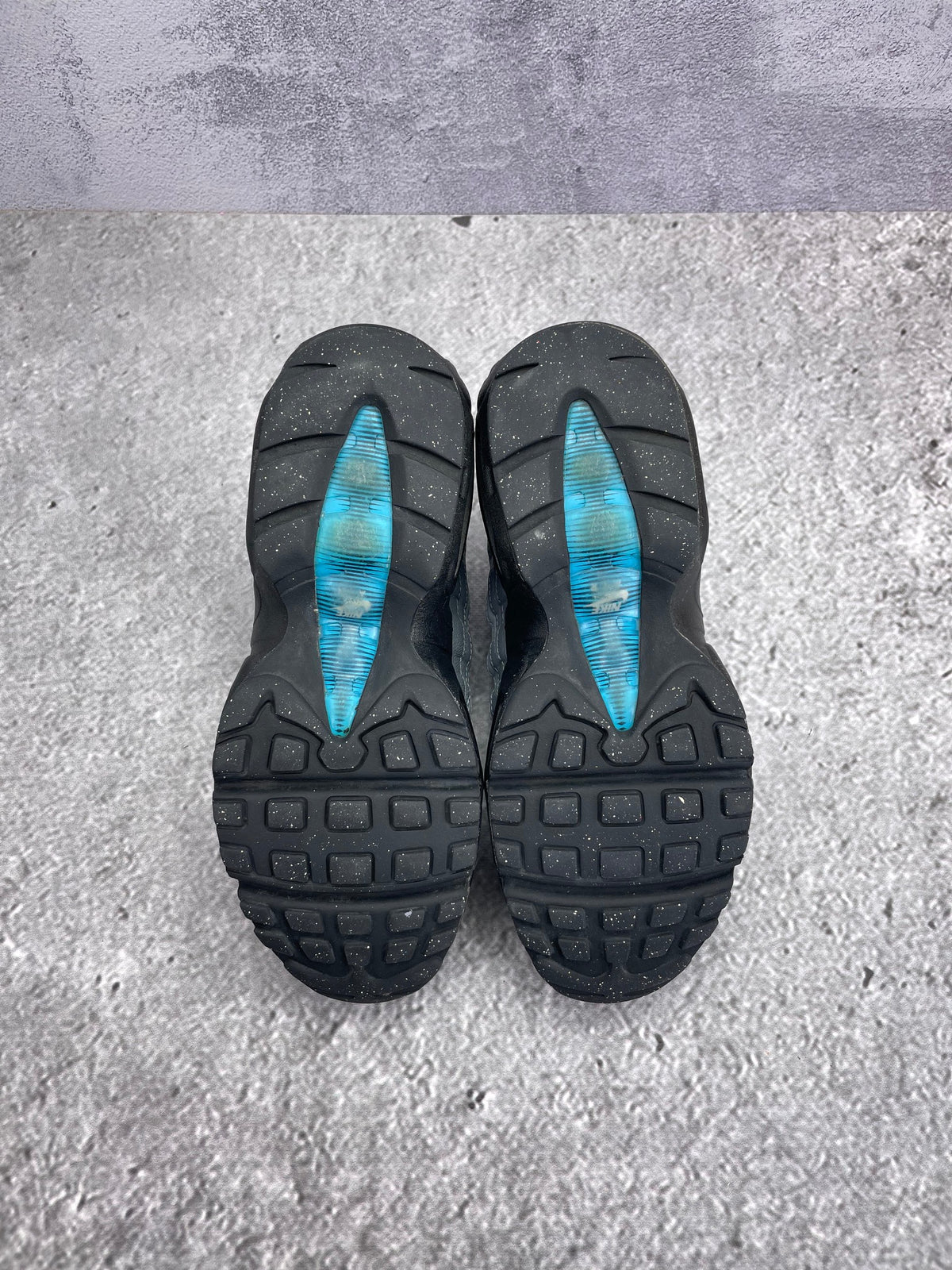 Nike Air Max 95 Recraft Grey Laser Blue — buty sportowe męskie w bardzo dobrym stanie rozmiar 40, podeszwa