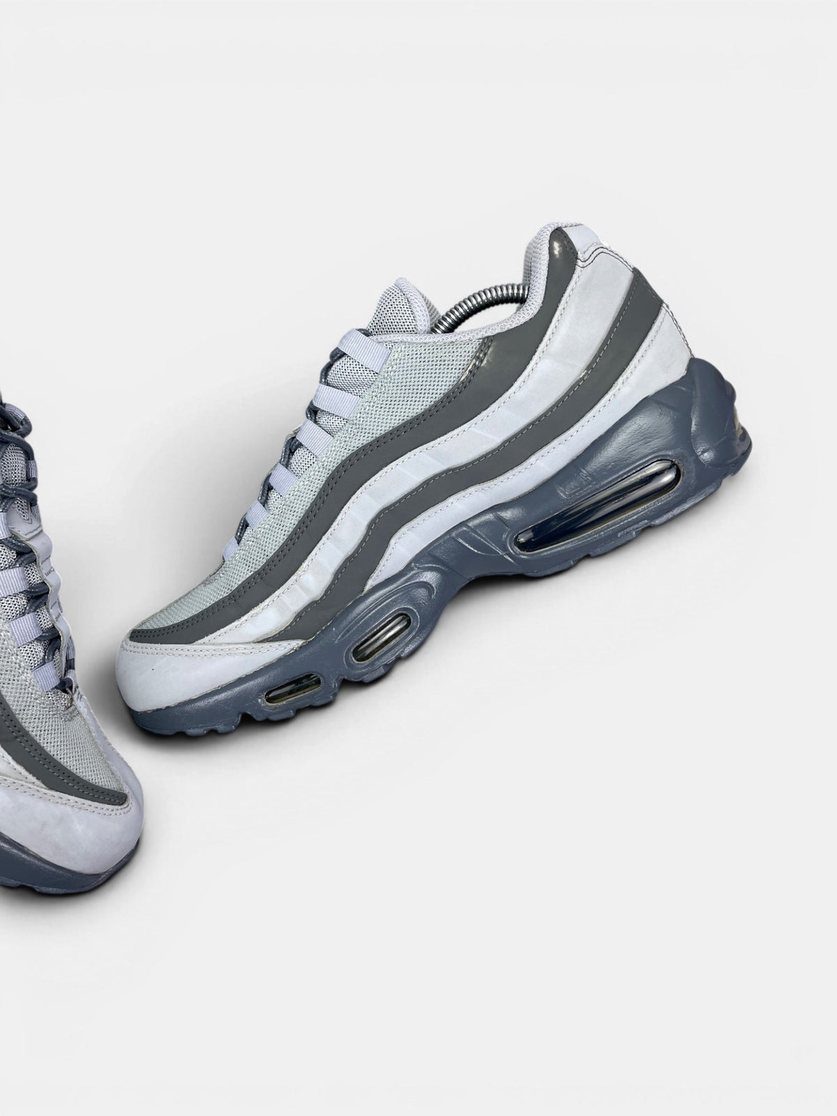 Nike Air Max 95 Greyscale — buty sportowe męskie w bardzo dobrym stanie rozmiar 45, wewnętrzny panel prawego buta