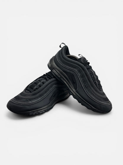 Nike Air Max 97 Triple Black AM97 Triple Black — buty sportowe męskie w bardzo dobrym stanie rozmiar 46, boczny profil
