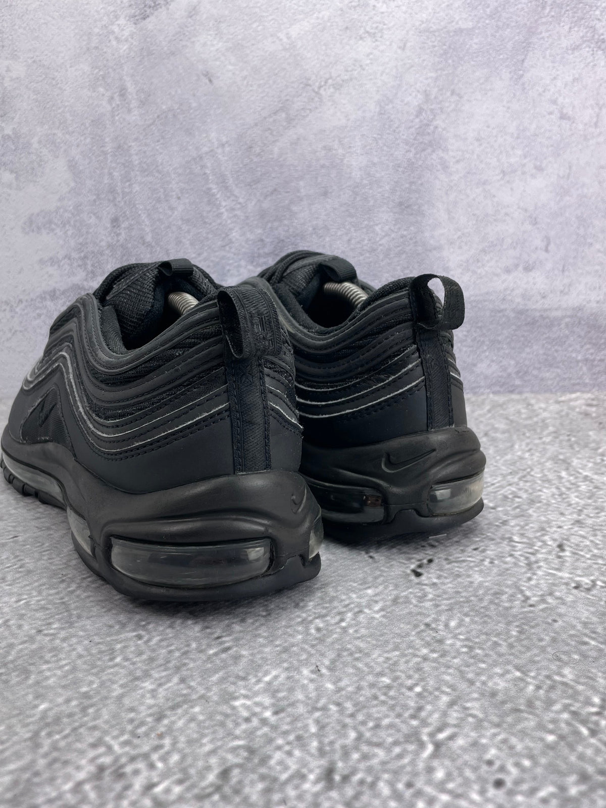 Nike Air Max 97 Triple Black AM97 Triple Black — buty sportowe męskie w bardzo dobrym stanie rozmiar 46, widok z tyłu