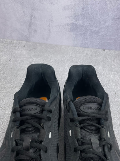 Nike Air Max Dn8 — buty sportowe męskie w bardzo dobrym stanie rozmiar 43, zapiętki butów