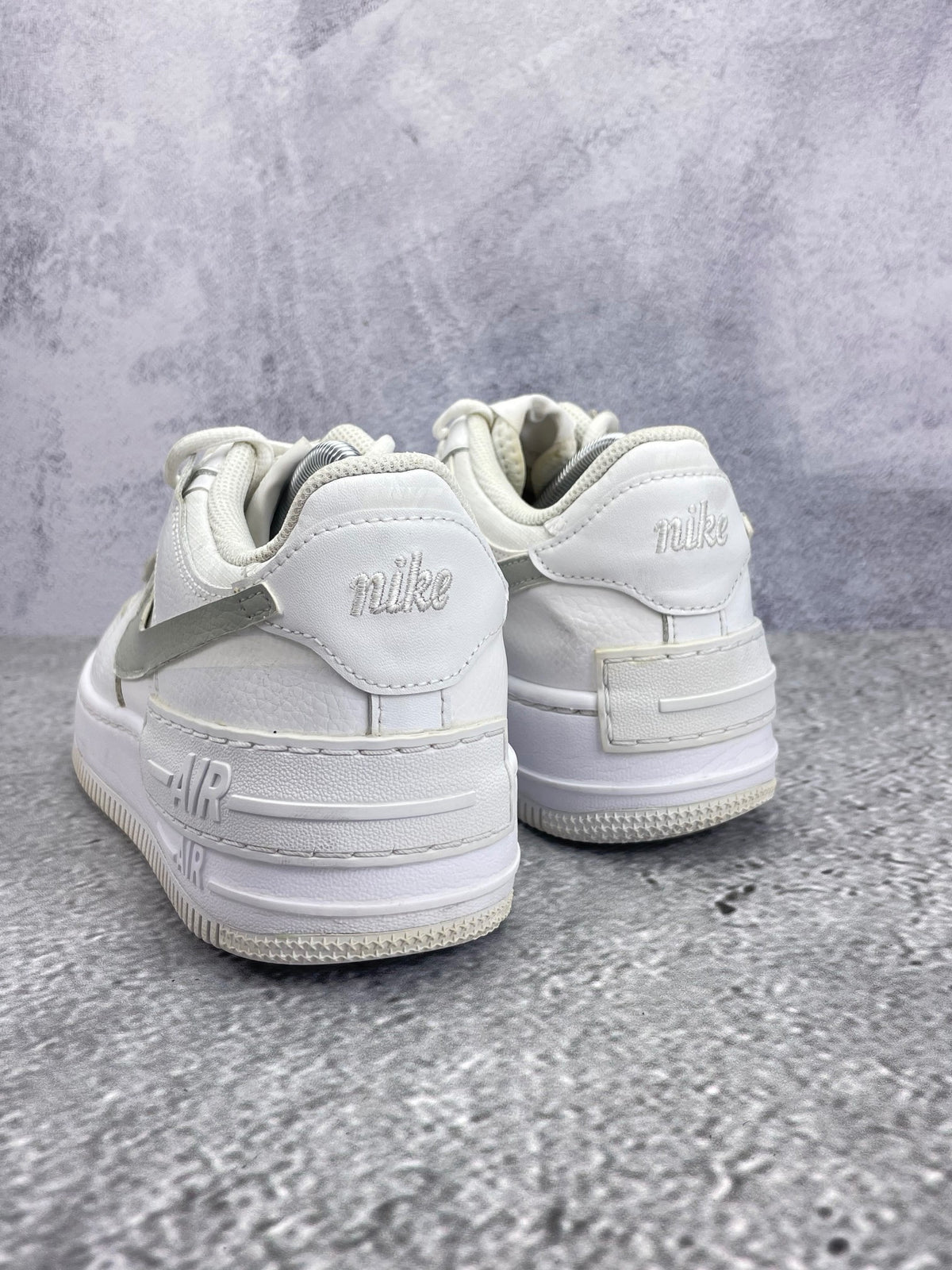 Nike Air Force 1 Shadow Triple White — buty sportowe męskie w bardzo dobrym stanie rozmiar 40, widok z tyłu