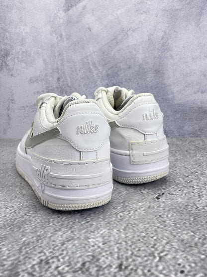 Nike Air Force 1 Shadow Triple White — buty sportowe męskie w bardzo dobrym stanie rozmiar 40, widok z tyłu