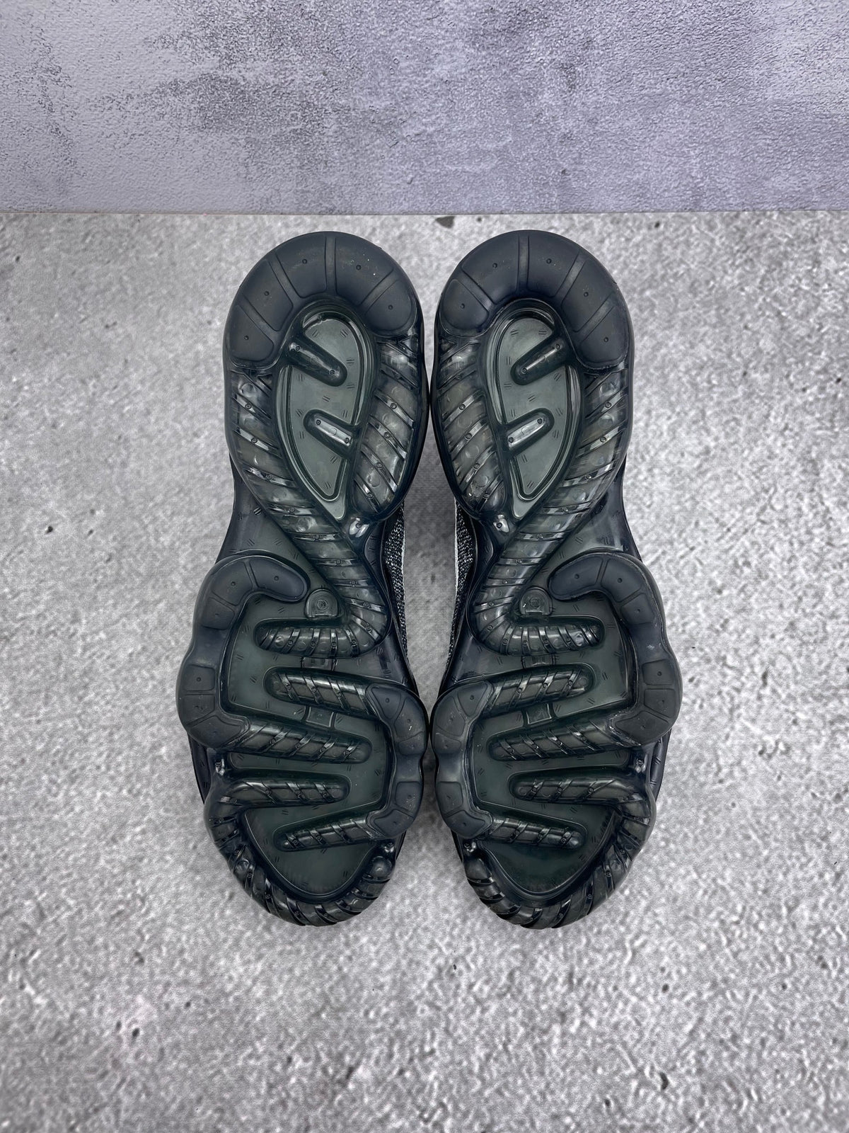Nike Air VaporMax 2023 Flyknit Oreo — buty sportowe męskie w bardzo dobrym stanie rozmiar 44, podeszwa