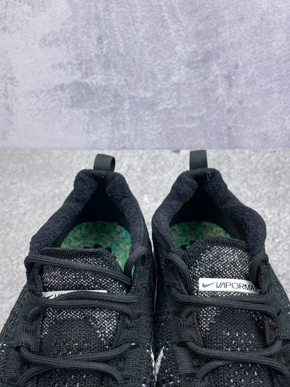 Nike Air VaporMax 2023 Flyknit Oreo — buty sportowe męskie w bardzo dobrym stanie rozmiar 44, zapiętki butów
