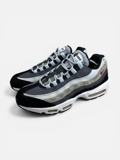 Nike Air Max 95 Rugged Orange — buty sportowe męskie w bardzo dobrym stanie rozmiar 44, widok z boku