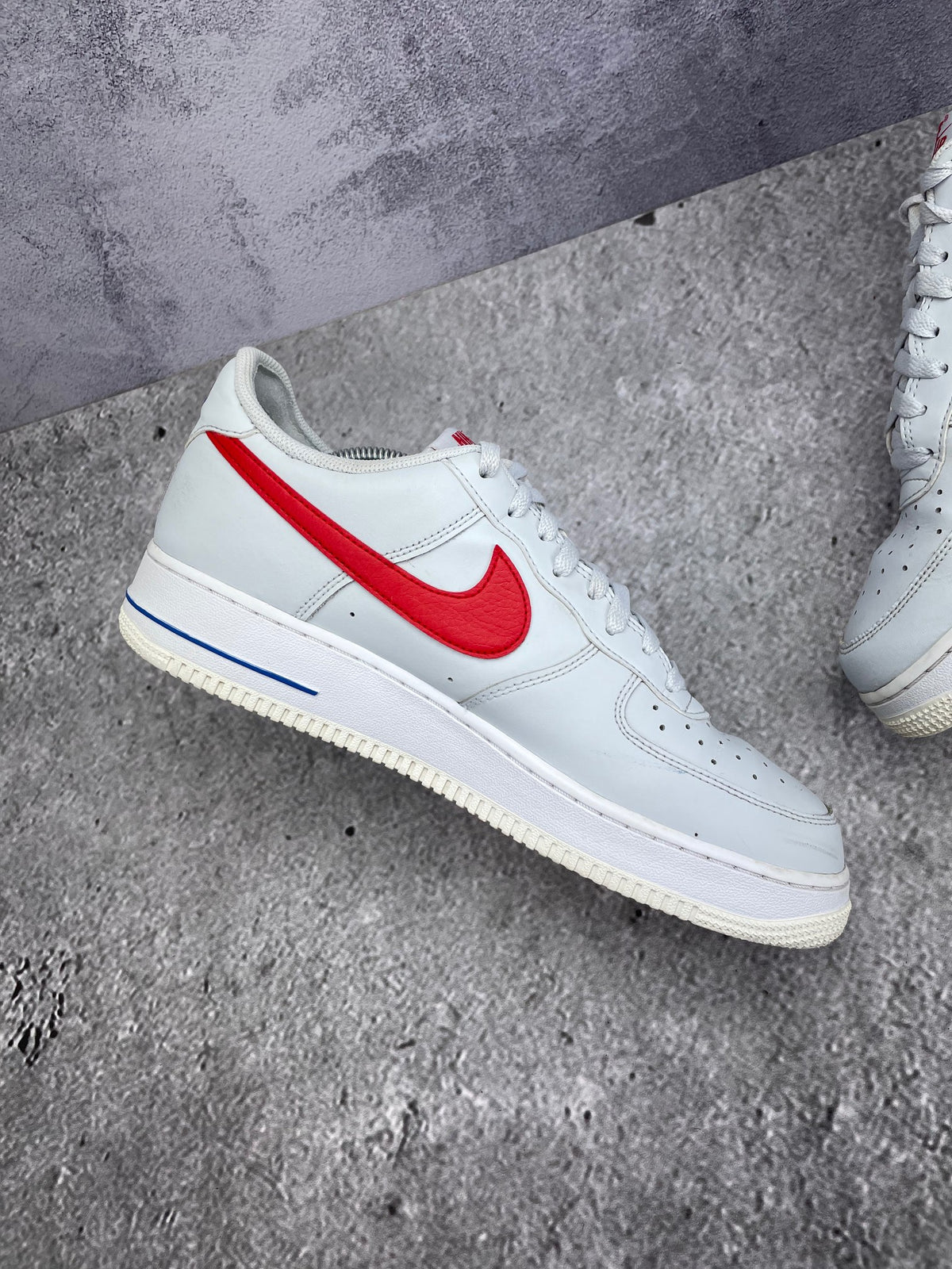 Nike Air Force 1 '07 USA — buty sportowe męskie w bardzo dobrym stanie rozmiar 45, wewnętrzny panel lewego buta