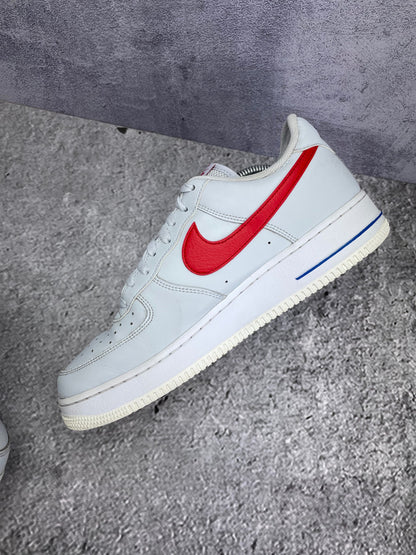 Nike Air Force 1 '07 USA — buty sportowe męskie w bardzo dobrym stanie rozmiar 45, wewnętrzny panel prawego buta