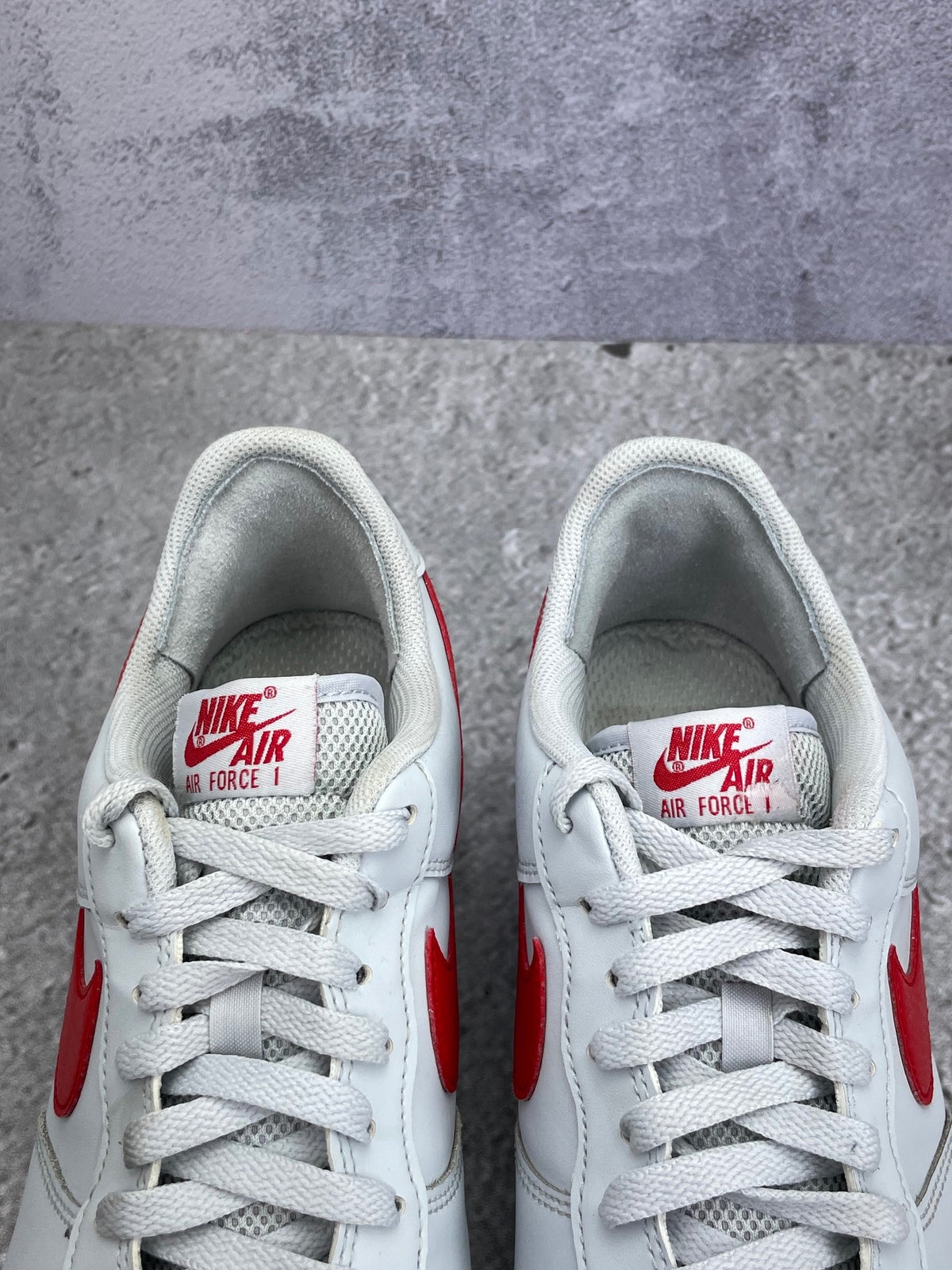 Nike Air Force 1 '07 USA — buty sportowe męskie w bardzo dobrym stanie rozmiar 45, zapiętki butów