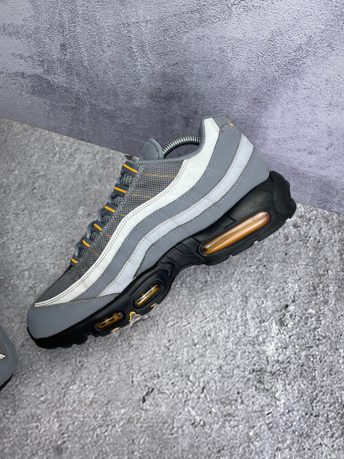 Nike Air Max 95 Cool Grey Sundial — buty sportowe męskie w bardzo dobrym stanie rozmiar 45, wewnętrzny panel prawego buta