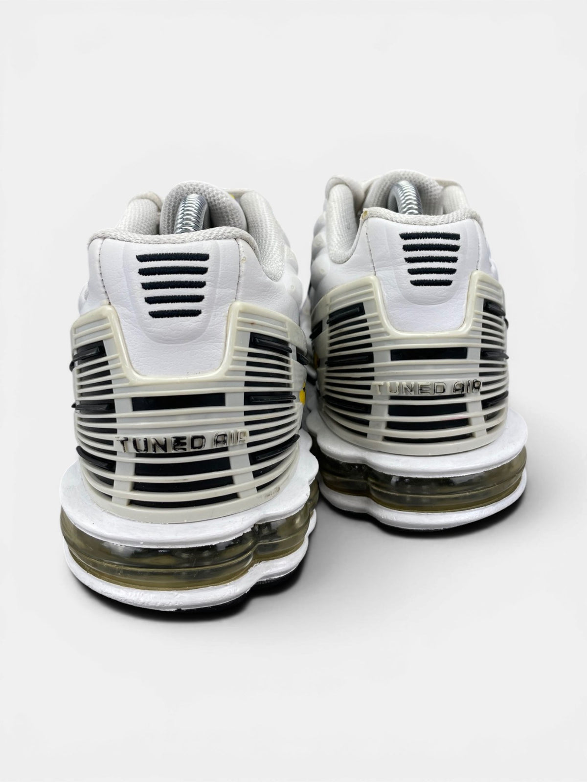 Nike Air Max Plus III Leather — buty sportowe męskie w bardzo dobrym stanie rozmiar 42.5, widok z tyłu