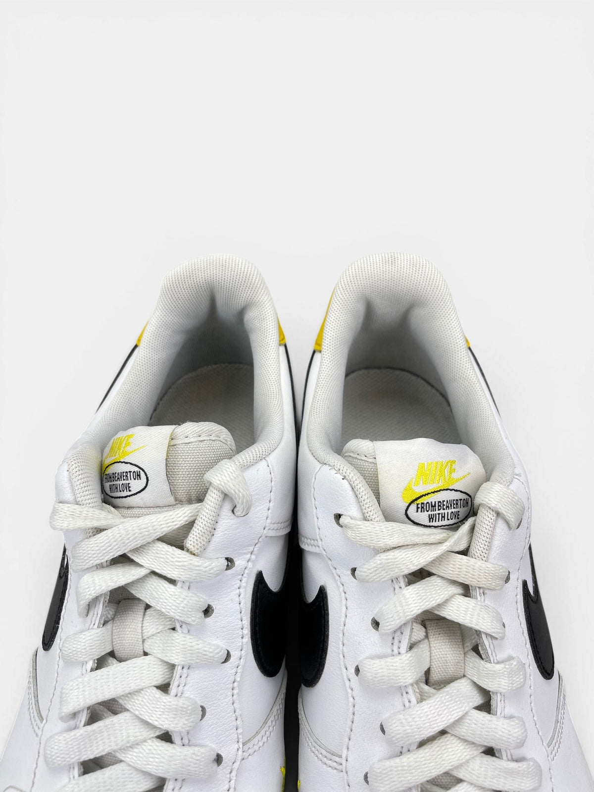 Nike Air Force 1 Low Have A Nike Day — buty sportowe męskie w bardzo dobrym stanie rozmiar 43, zapiętki butów