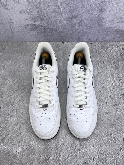 Nike Air Force 1 Low White Black Outline — buty sportowe męskie w bardzo dobrym stanie rozmiar 45.5, widok z góry