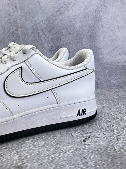 Nike Air Force 1 Low White Black Outline — buty sportowe męskie w bardzo dobrym stanie rozmiar 45.5, opcjonalne zdjęcie 1