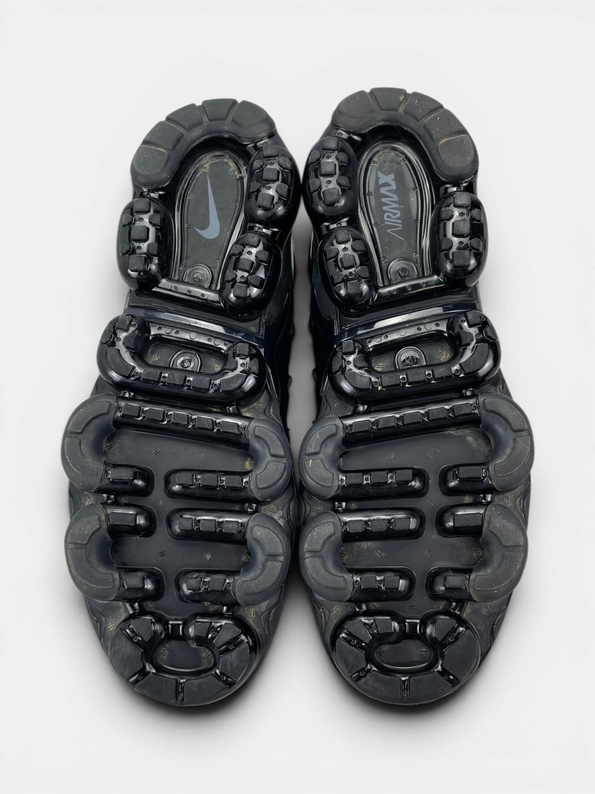 Nike Air VaporMax Plus Triple Black — buty sportowe męskie w bardzo dobrym stanie rozmiar 42.5, podeszwa