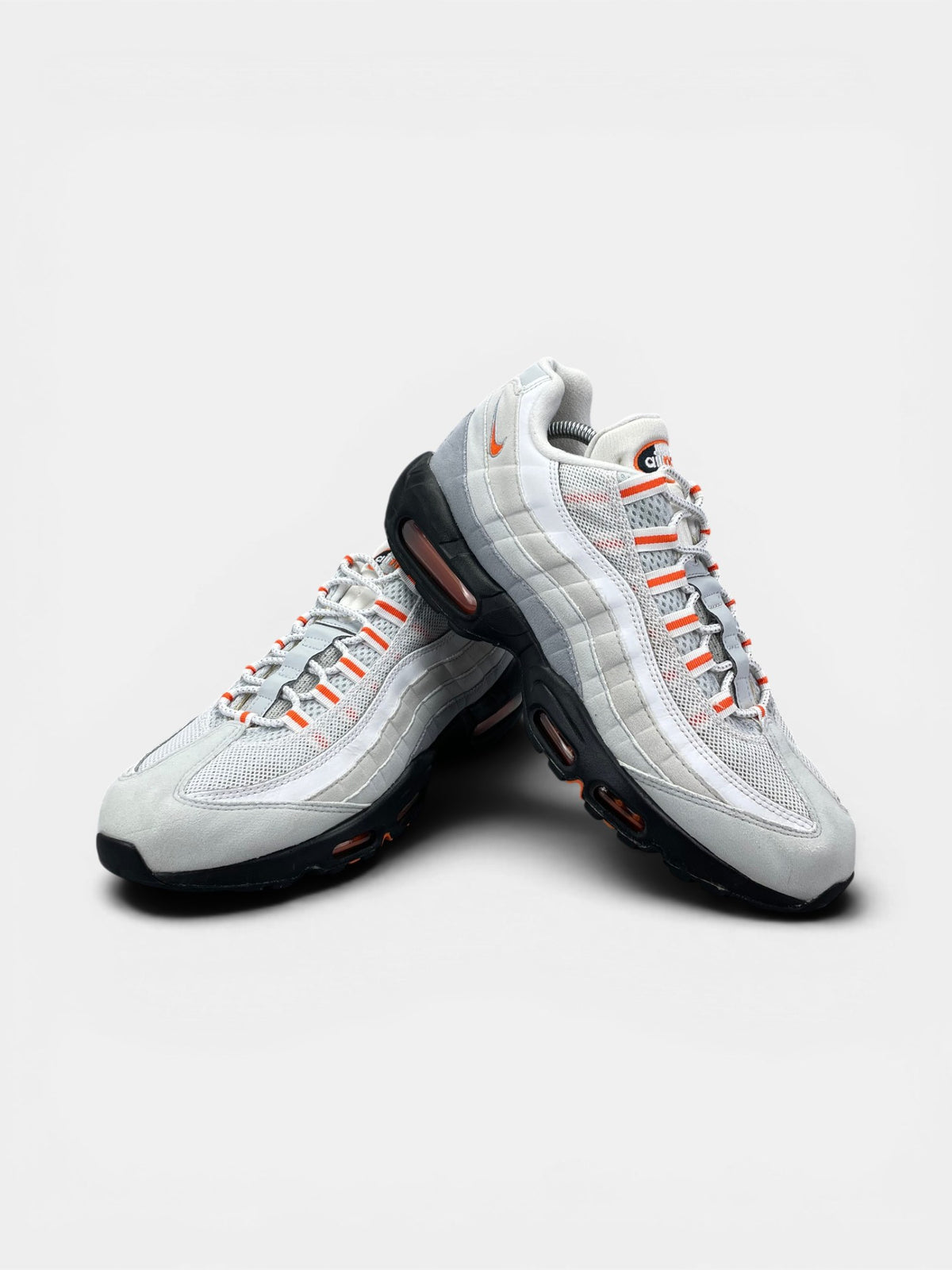 Nike Air Max 95 Wolf Grey Safety Orange (Pure Platinum) — buty sportowe męskie w bardzo dobrym stanie rozmiar 44, boczny profil