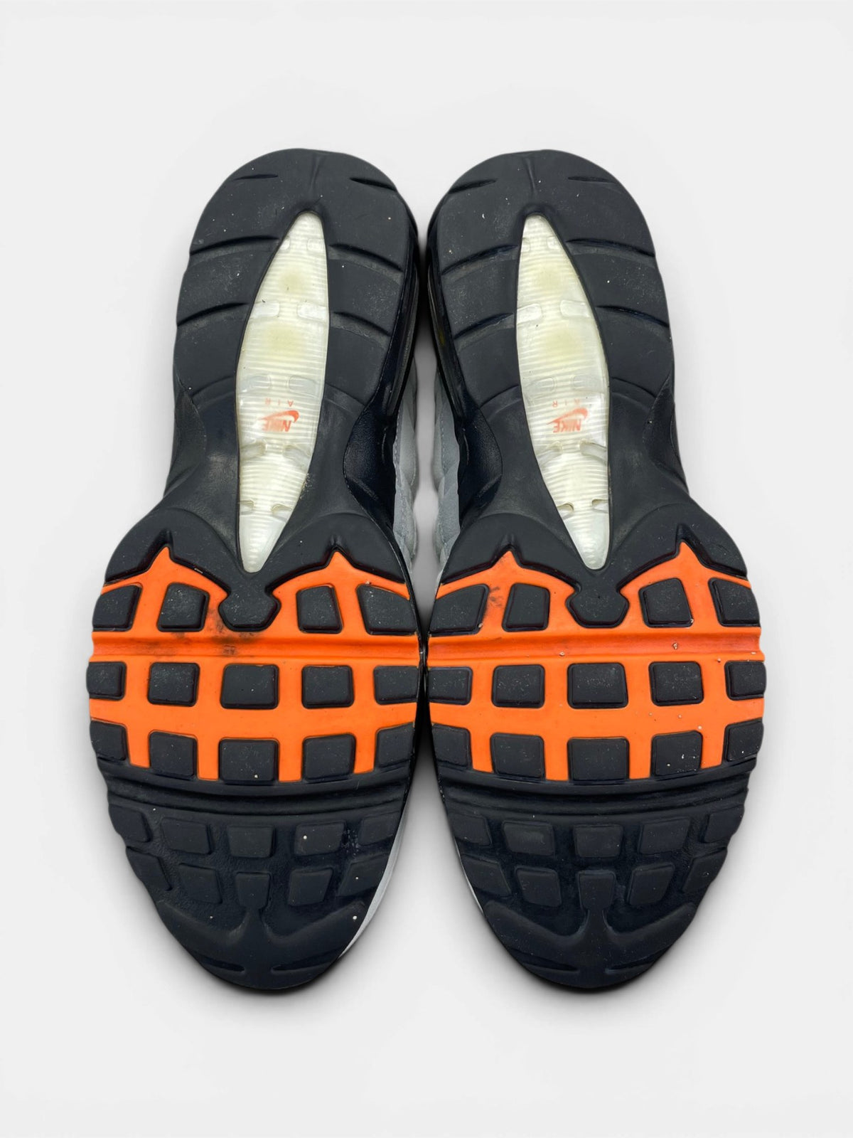 Nike Air Max 95 Wolf Grey Safety Orange (Pure Platinum) — buty sportowe męskie w bardzo dobrym stanie rozmiar 44, podeszwa