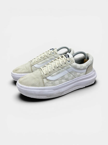 Vans Sneakers — buty sportowe damskie w bardzo dobrym stanie rozmiar 40, widok z boku
