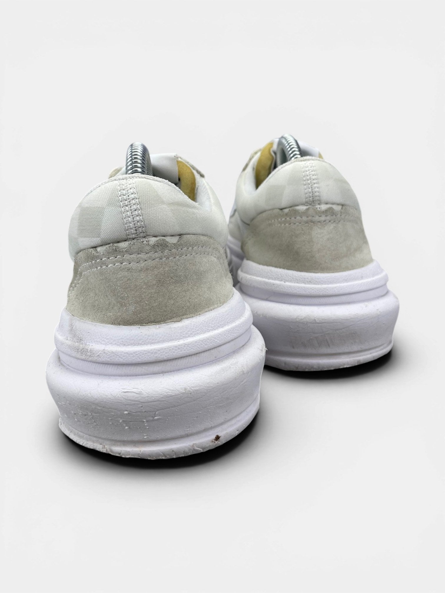 Vans Sneakers — buty sportowe damskie w bardzo dobrym stanie rozmiar 40, widok z tyłu