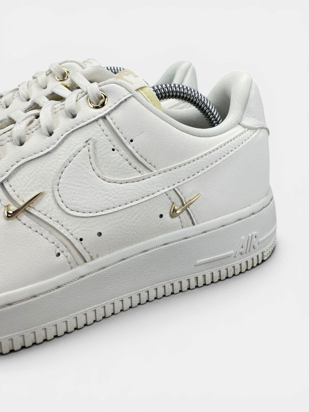 Nike Air Force 1 Low — buty sportowe damskie w bardzo dobrym stanie rozmiar 38.5, opcjonalne zdjęcie 1
