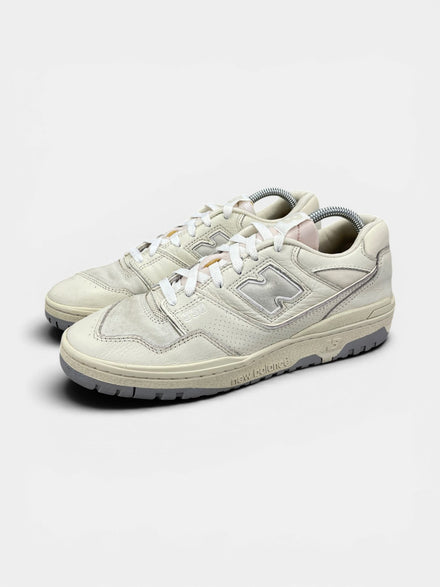 New Balance 550 Turtledove — buty sportowe męskie w bardzo dobrym stanie rozmiar 42, widok z boku