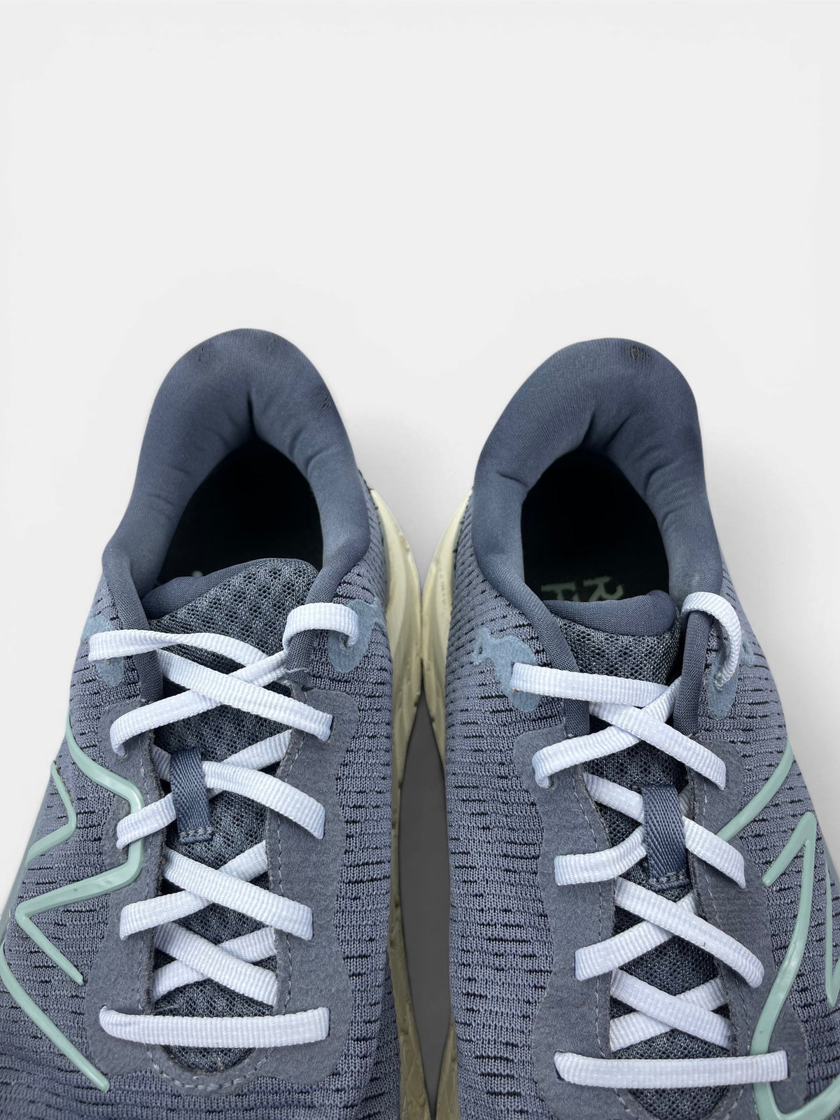 New Balance Fresh Foam X Kaiha Road — buty sportowe męskie w bardzo dobrym stanie rozmiar 44, zapiętki butów