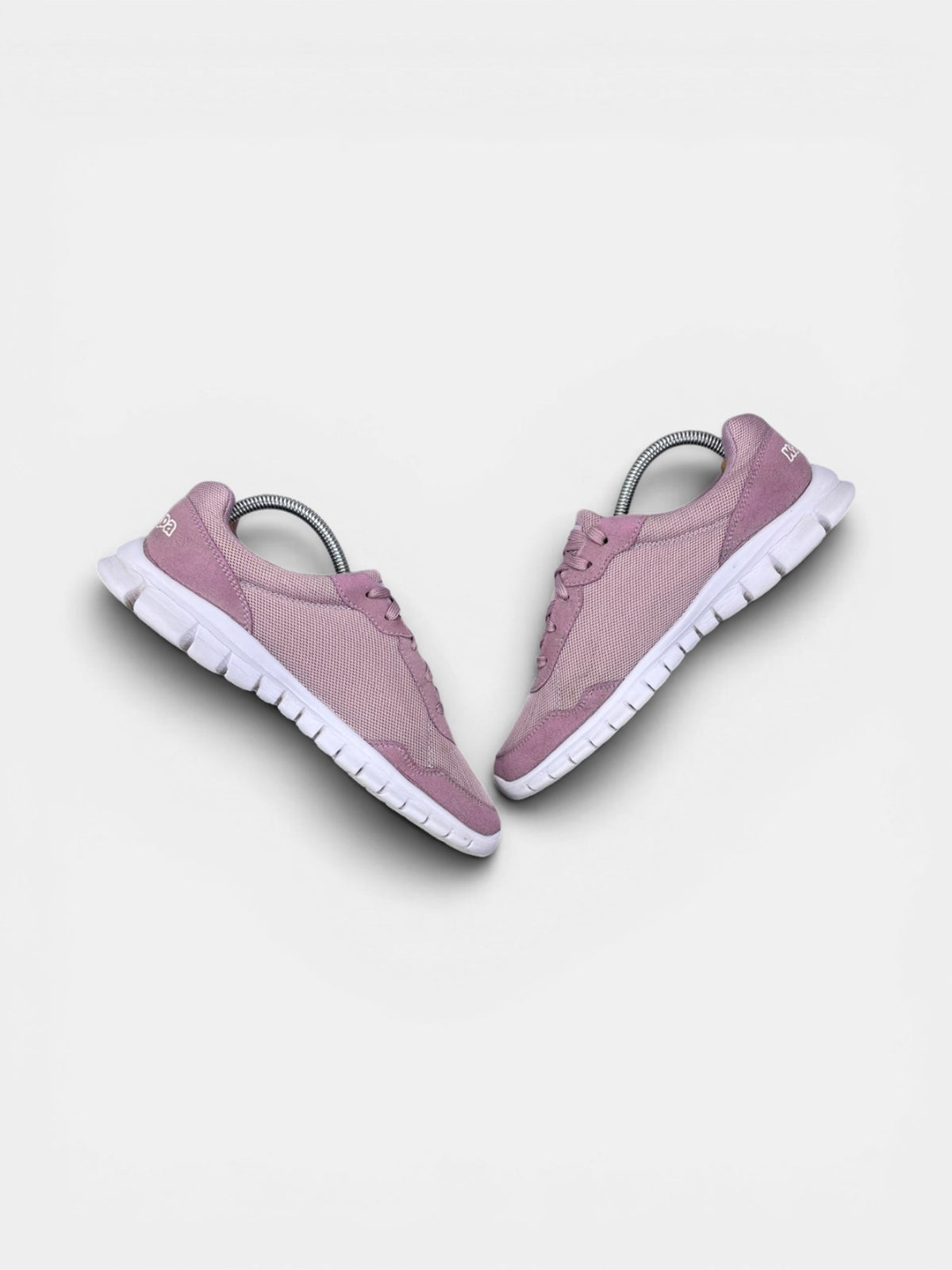 Kappa Sneakers — buty sportowe damskie w bardzo dobrym stanie rozmiar 40, zewnętrzny panel prawego buta