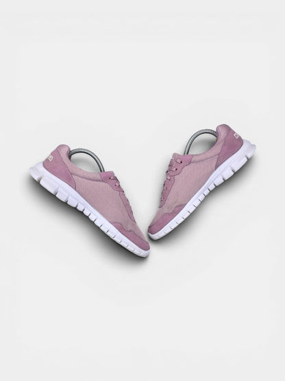 Kappa Sneakers — buty sportowe damskie w bardzo dobrym stanie rozmiar 40, zewnętrzny panel prawego buta
