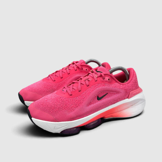Nike Versair Aster Pink, buty sportowe damskie w bardzo dobrym stanie rozmiar 38, widok z boku