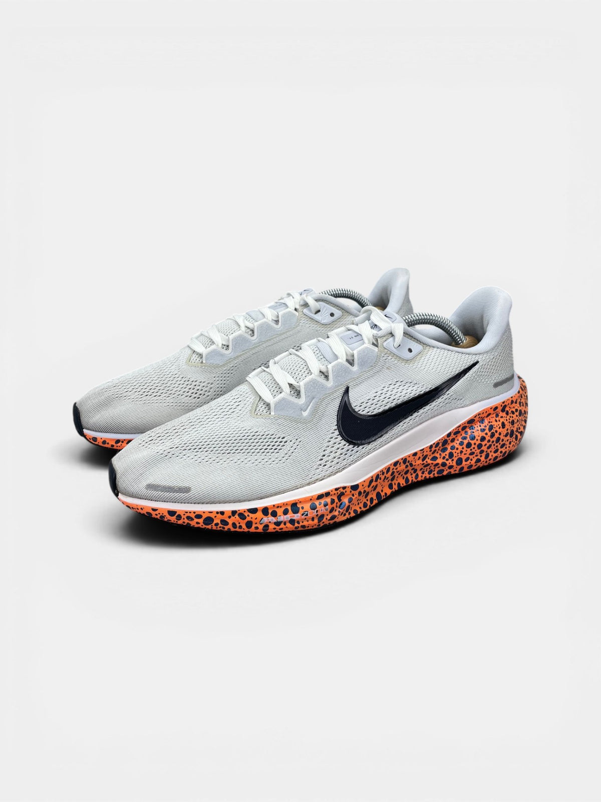 Nike InfinityRN 4 Electric Pack — buty sportowe męskie w bardzo dobrym stanie rozmiar 44, widok z boku