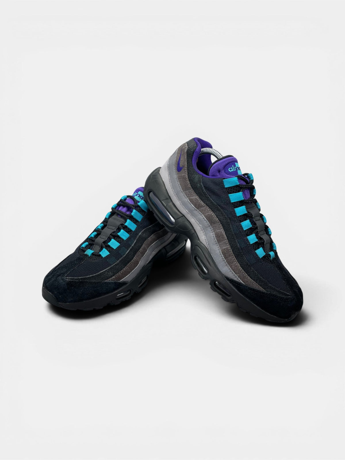 Nike Air Max 95 Black Grape — buty sportowe męskie w bardzo dobrym stanie rozmiar 42, boczny profil