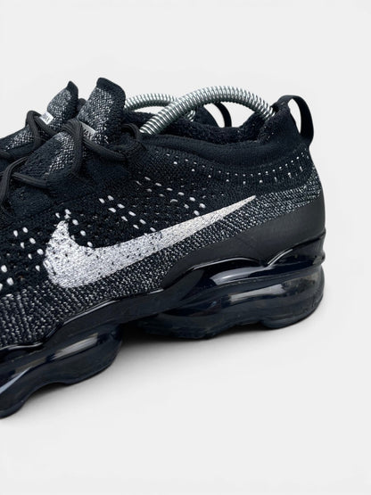 Nike Air VaporMax 2023 Flyknit Oreo — buty sportowe męskie w bardzo dobrym stanie rozmiar 41, opcjonalne zdjęcie 1