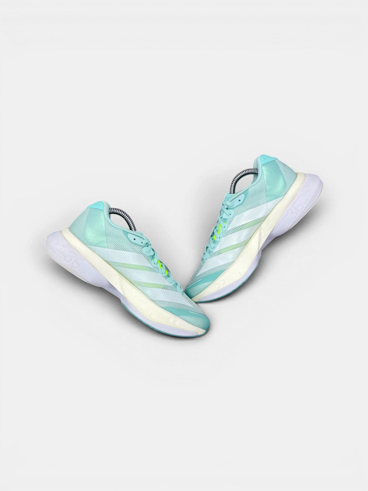 Adidas Adizero Boston 13 — buty sportowe damskie w bardzo dobrym stanie rozmiar 38 2/3, zewnętrzny panel prawego buta