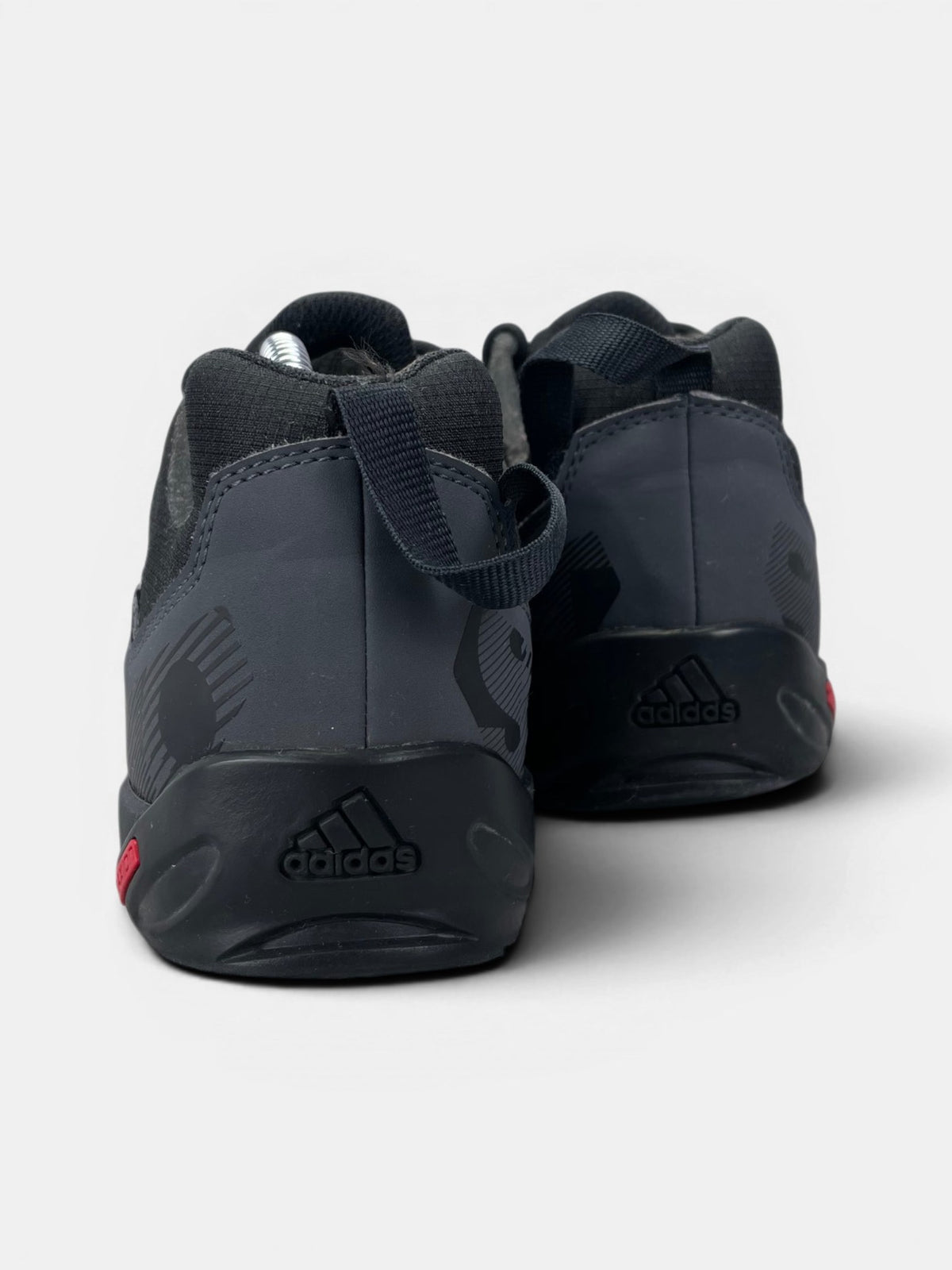 Adidas Terrex Swift Solo 2.0 Core Black — buty sportowe męskie w bardzo dobrym stanie rozmiar 43 1/3, widok z tyłu