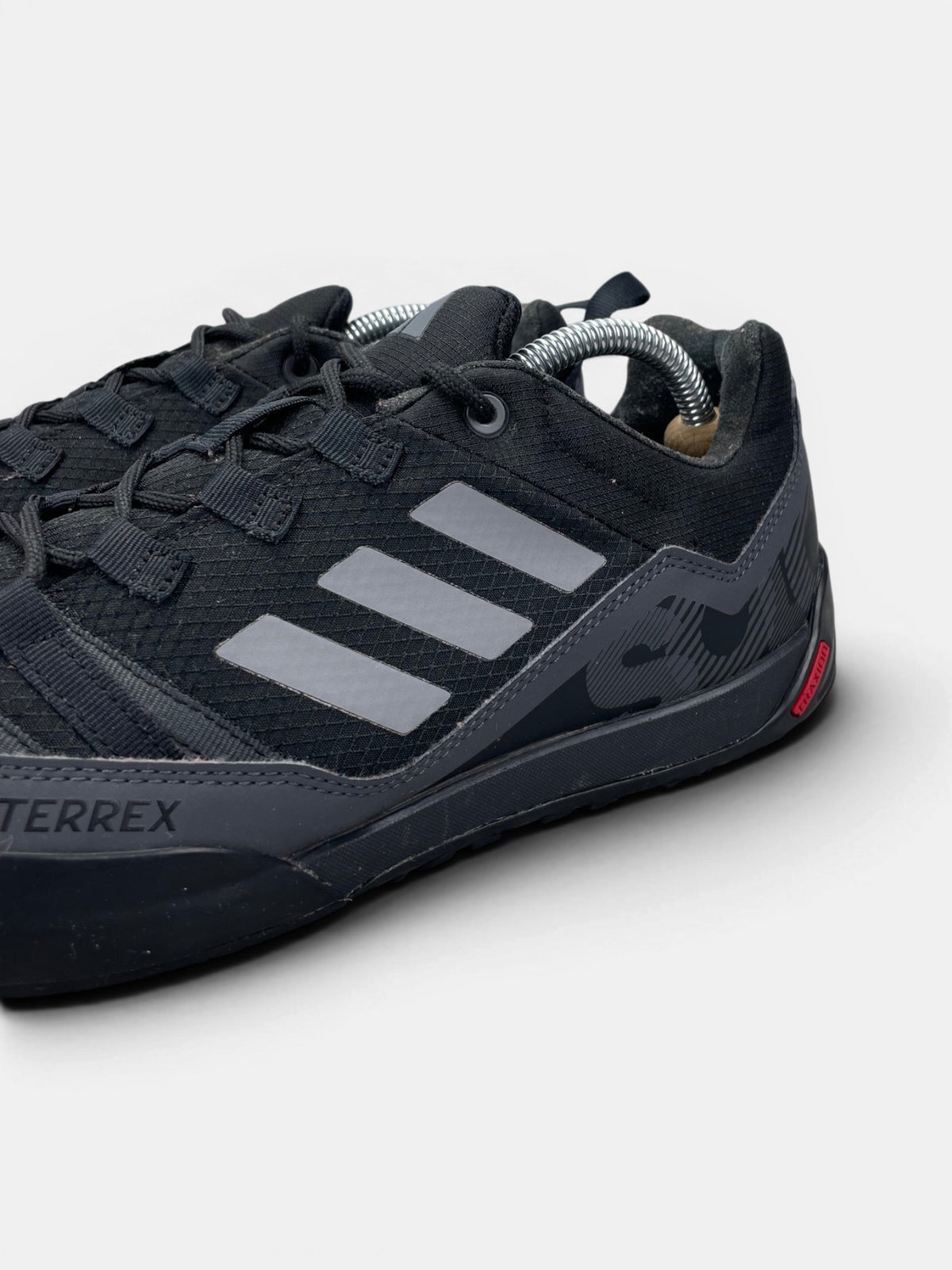Adidas Terrex Swift Solo 2.0 Core Black — buty sportowe męskie w bardzo dobrym stanie rozmiar 43 1/3, opcjonalne zdjęcie 1