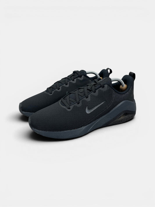 Nike Bella 7 Black Anthracite — buty sportowe męskie w bardzo dobrym stanie rozmiar 43, widok z boku