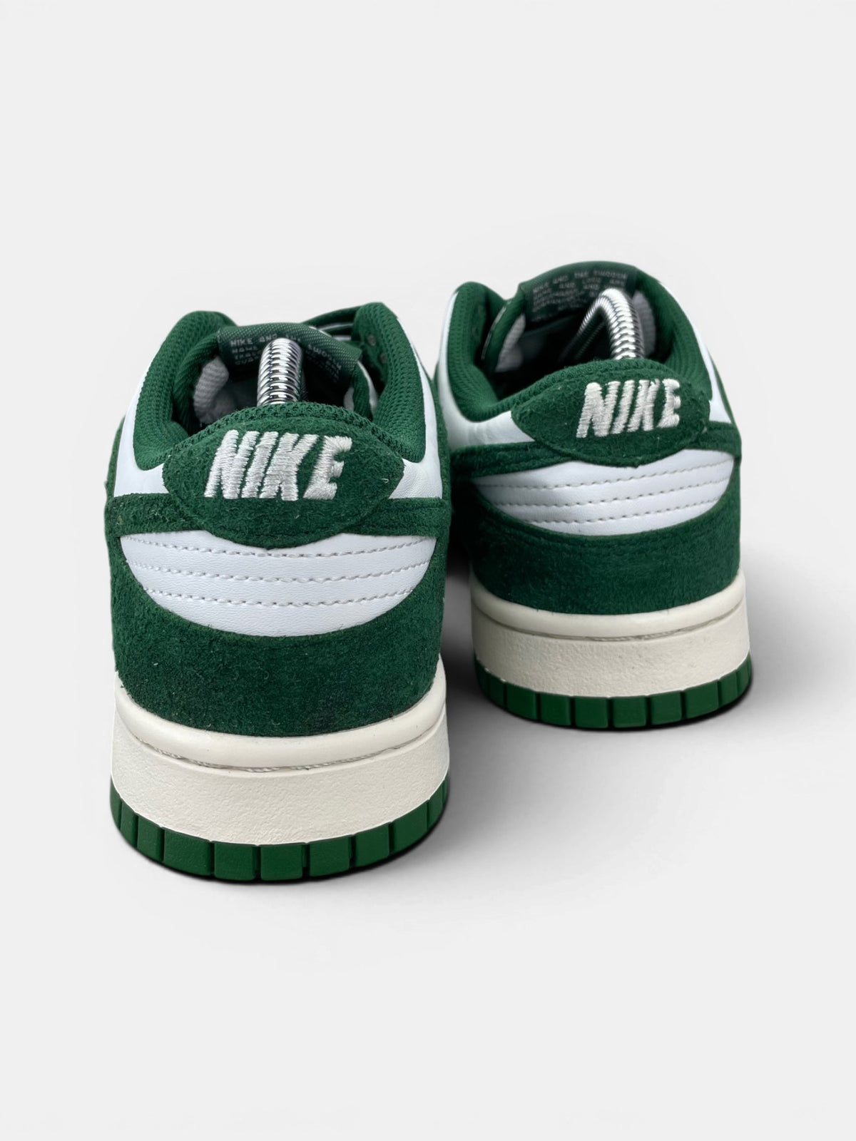 Nike Dunk Low — buty sportowe damskie w bardzo dobrym stanie rozmiar 39, widok z tyłu