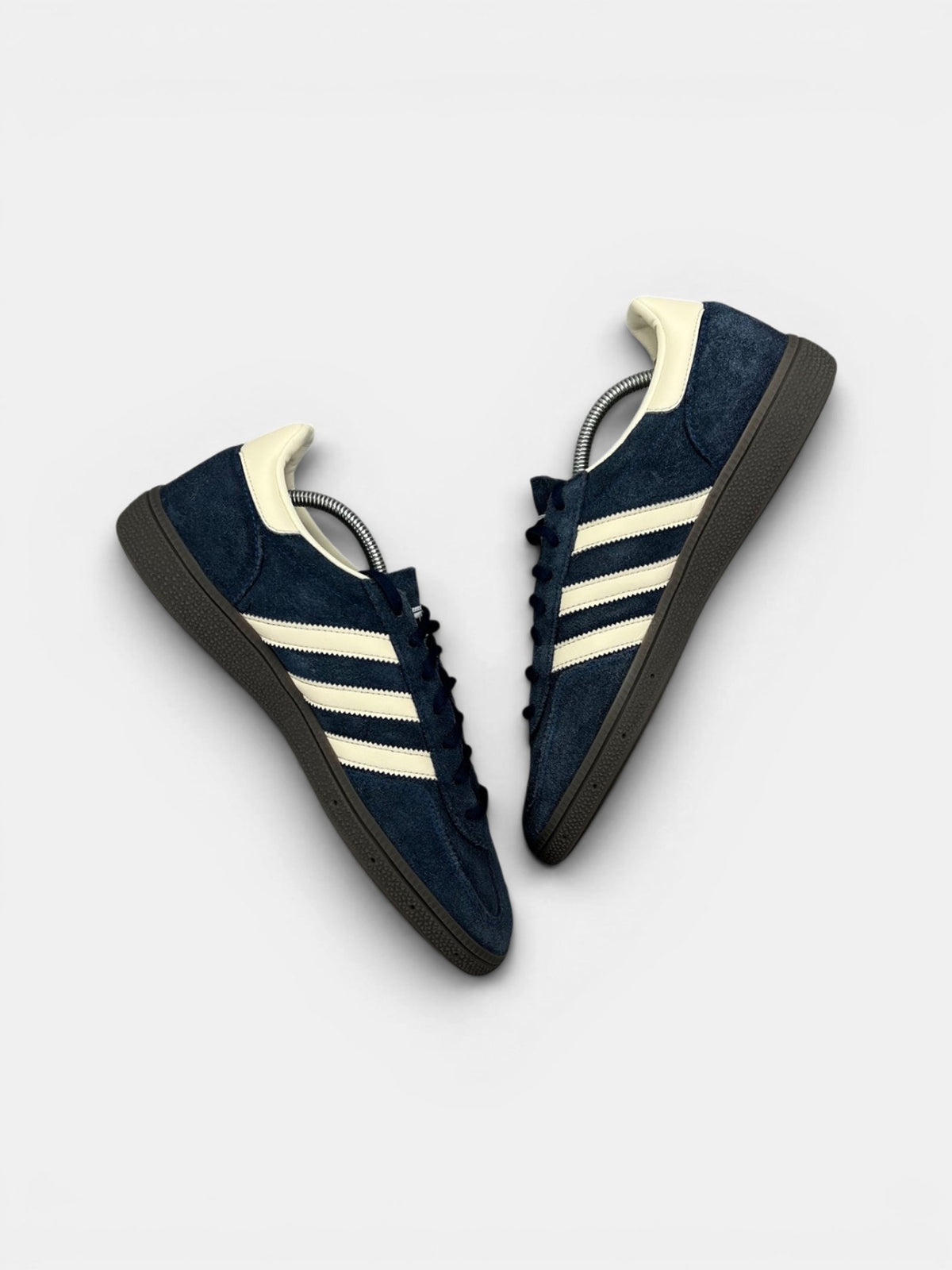 Adidas Spezial Night Indigo — buty sportowe męskie w bardzo dobrym stanie rozmiar 42 2/3, widok z góry na wewnętrzną stronę butów