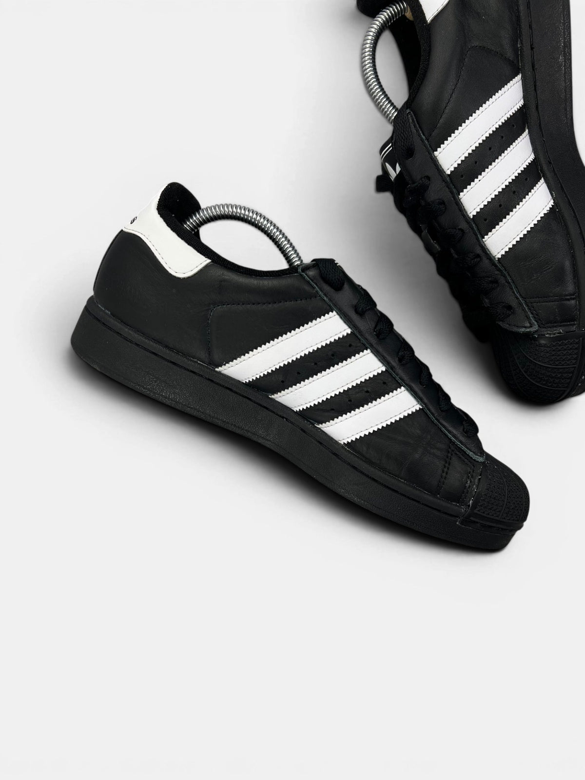 Adidas Superstar II Black White — buty sportowe męskie w bardzo dobrym stanie rozmiar 41 1/3, wewnętrzny panel lewego buta