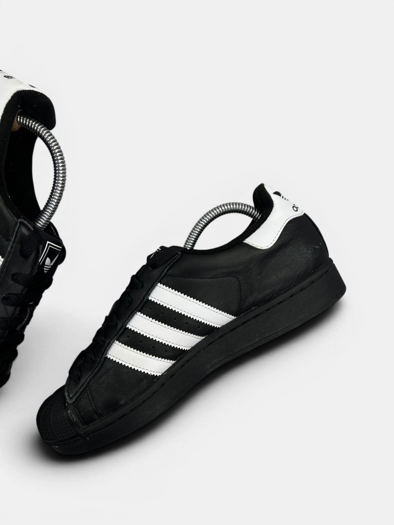 Adidas Superstar II Black White — buty sportowe męskie w bardzo dobrym stanie rozmiar 41 1/3, wewnętrzny panel prawego buta