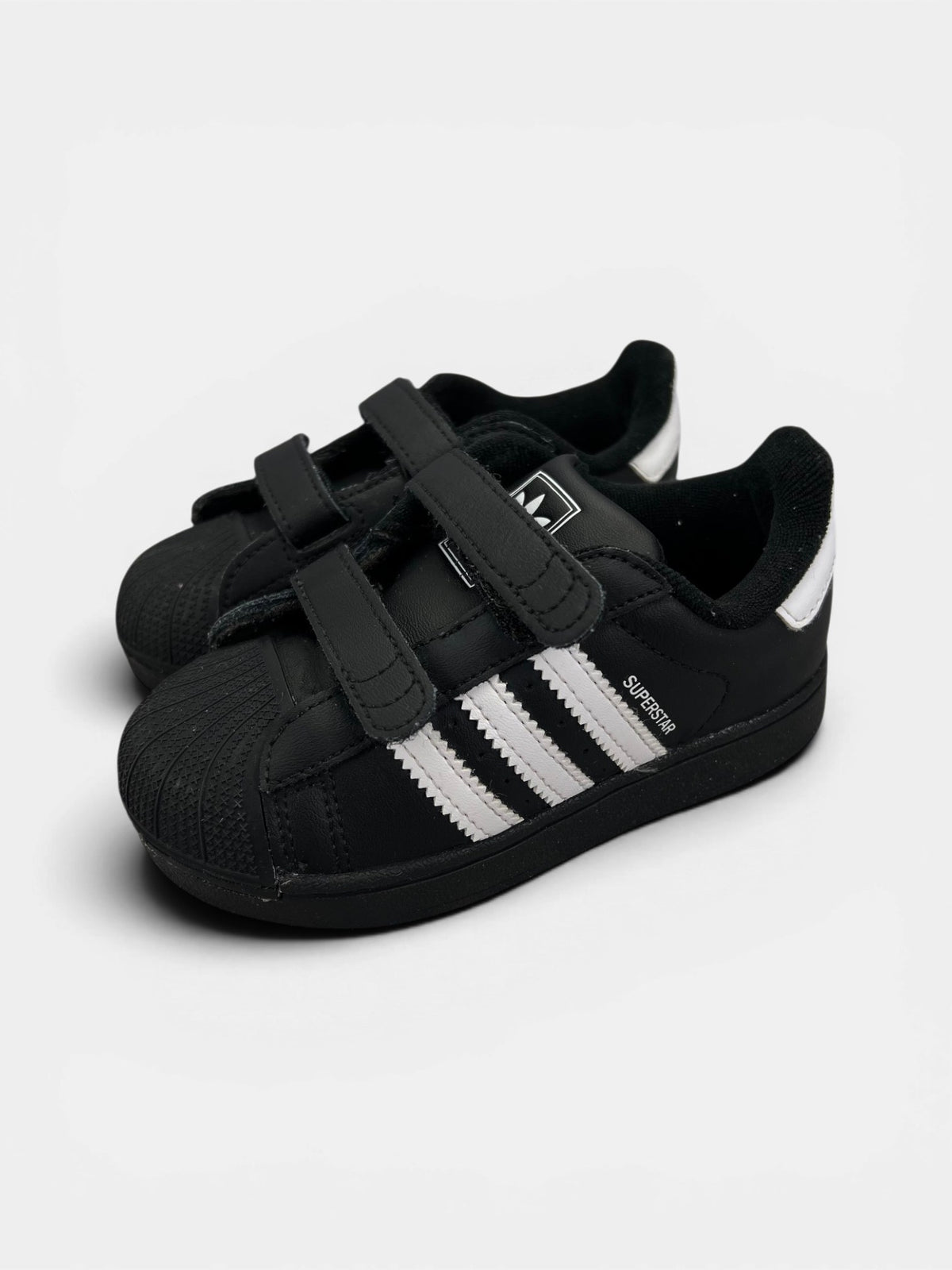 Adidas Superstar II — buty sportowe dziecięce w bardzo dobrym stanie rozmiar 25, widok z boku
