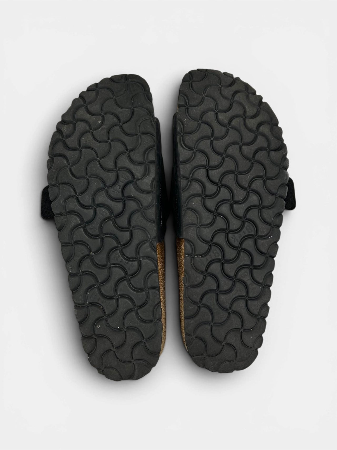 Birkenstock Catalina — klapki damskie w bardzo dobrym stanie rozmiar 40, zewnętrzny panel prawego buta