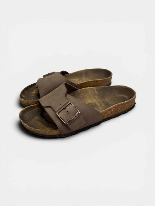Birkenstock Arizona — klapki damskie w bardzo dobrym stanie rozmiar 39, widok z boku