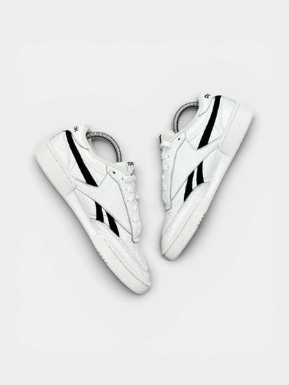 Reebok Club C Revenge — buty sportowe damskie w bardzo dobrym stanie rozmiar 40, widok z góry na wewnętrzną stronę butów