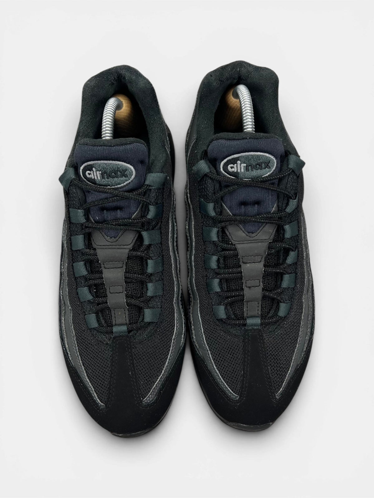 Nike Air Max 95 Black Anthracite — buty sportowe męskie w bardzo dobrym stanie rozmiar 43, widok z góry