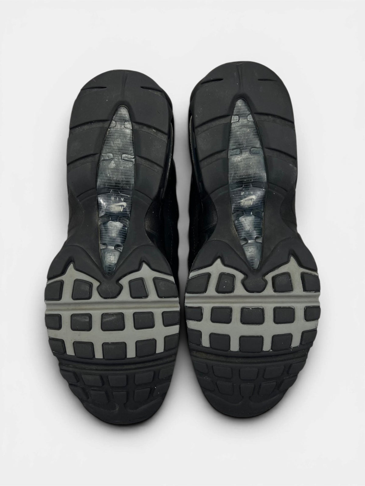 Nike Air Max 95 Black Anthracite — buty sportowe męskie w bardzo dobrym stanie rozmiar 43, podeszwa