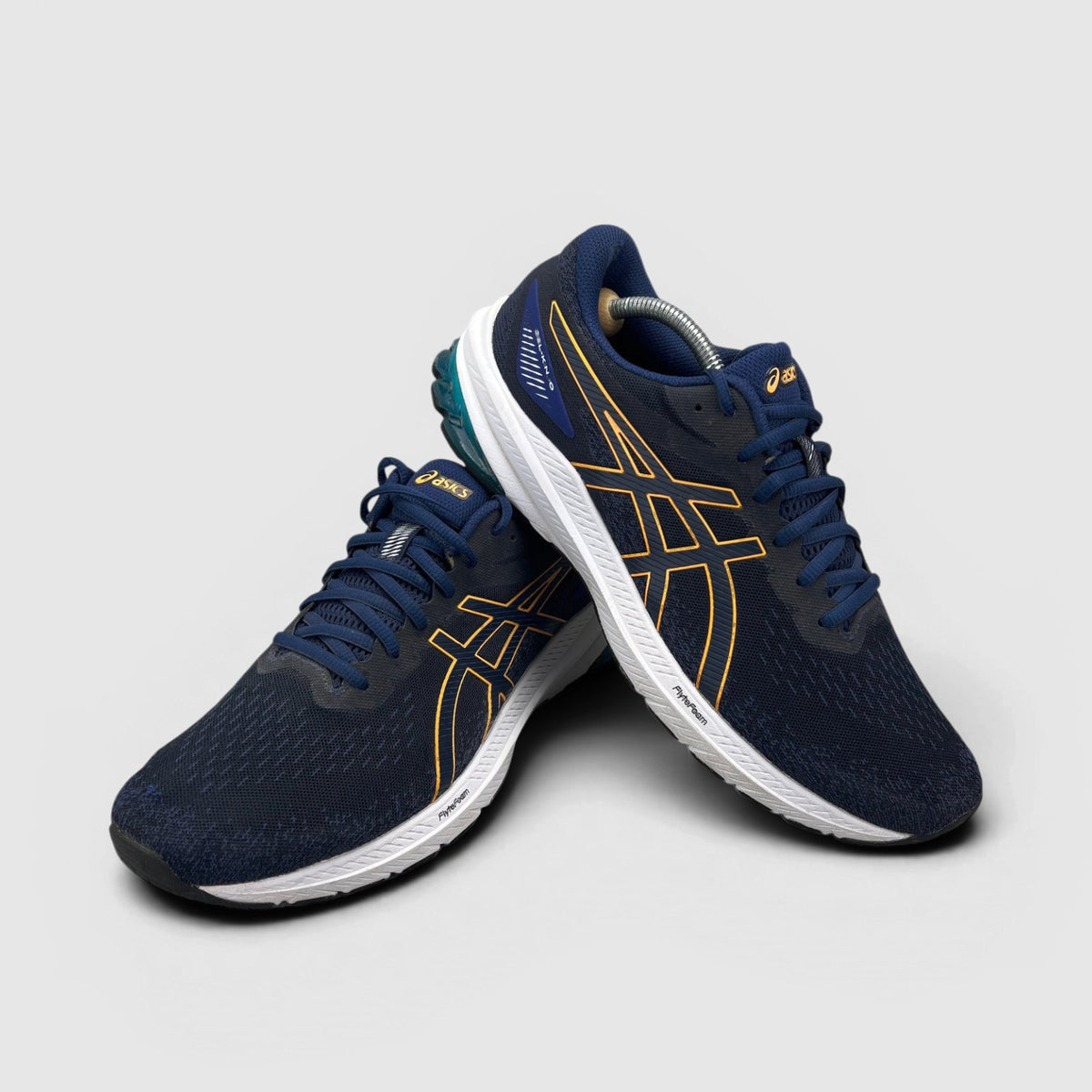 Asics GT-1000 12, buty sportowe męskie w bardzo dobrym stanie rozmiar 44.5, boczny profil