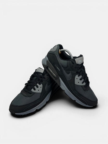 Nike Air Max 90 — buty sportowe męskie w bardzo dobrym stanie rozmiar 43, boczny profil